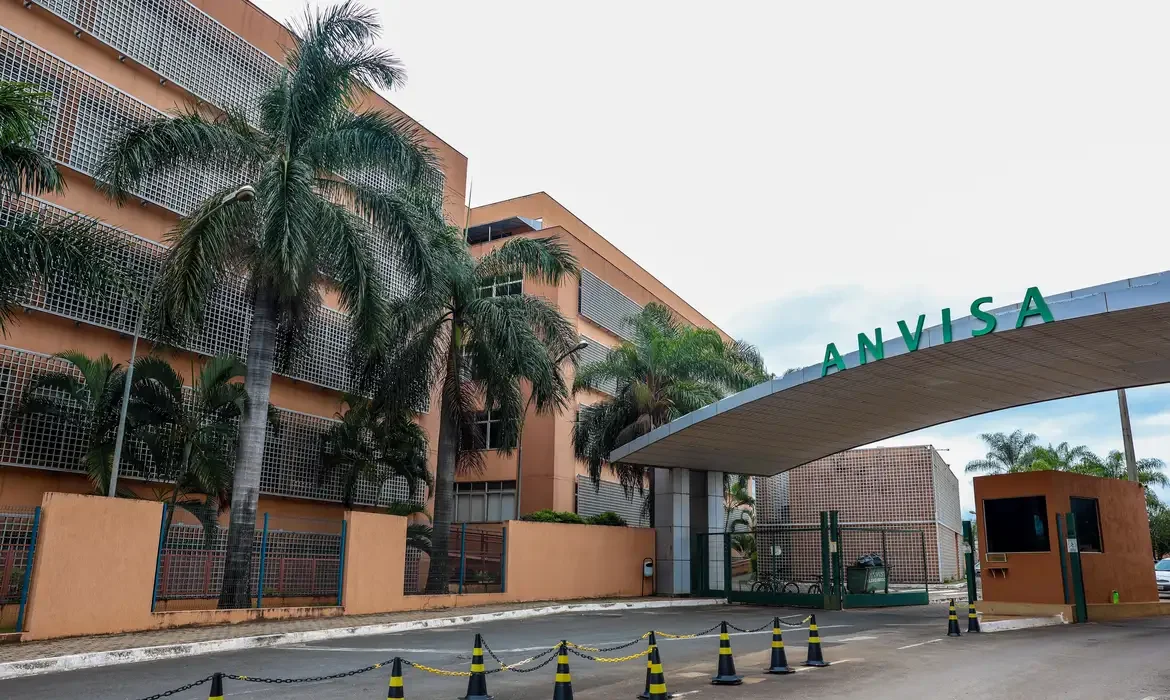 Anvisa proíbe venda e divulgação de produtos de cannabis sem autorização sanitária
