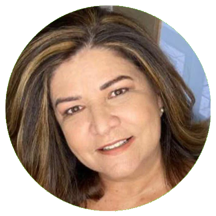 Dra. Isla Queiroz Álvares